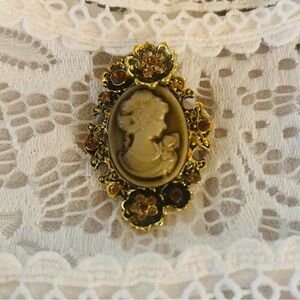 Elegant Gold Cameo Brooch
